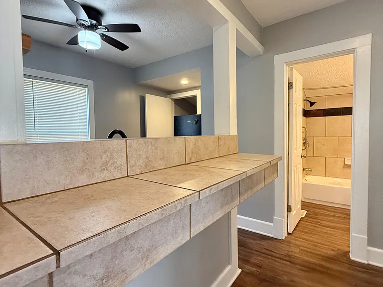 1427 W 54th St #3 — Photo 12