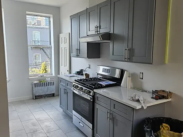 1929 Woodbine Street image 1 of 10