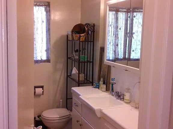 4th image of 283 S El Molino Ave APT 2