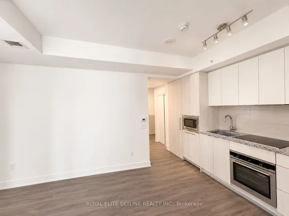 115 Blue Jays Way, Toronto, ON