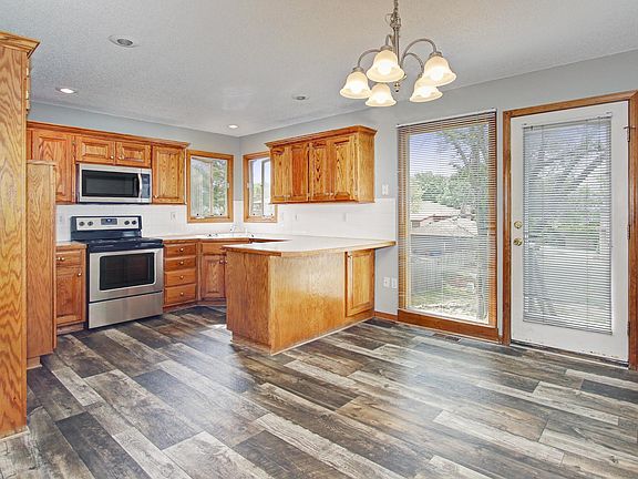 3rd image of 644 W Morse Ave