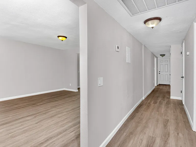 25752 Ellis St — Photo 6