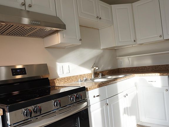 4th image of 605 Madison Ct