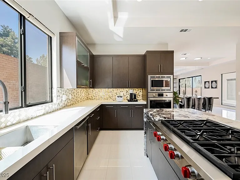 19 Garden Rain Dr — Photo 11