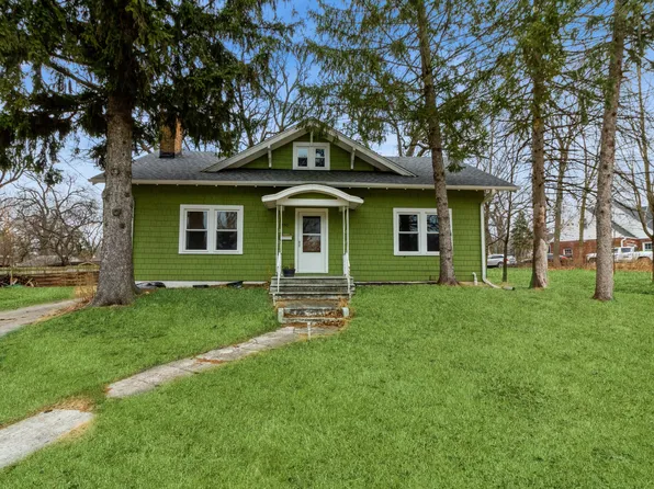950 Sycamore Rd, Dekalb, IL 60115