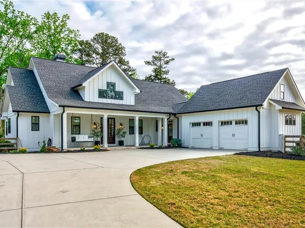 6570 Crestwood Peninsula, Flowery Branch, GA 30542