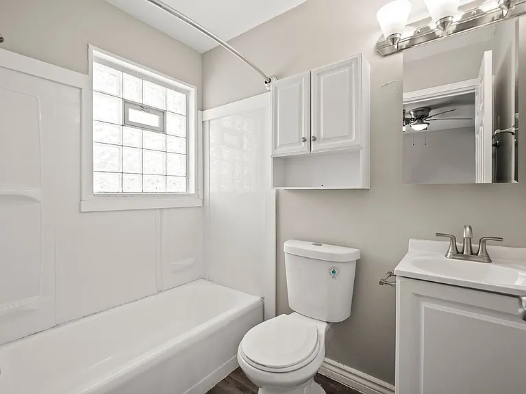 Ranch Apartment Homes in Great Troy Location — Photo 30