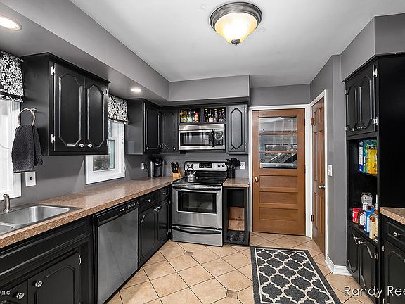 4th image of 8441 E Paris Ave SE