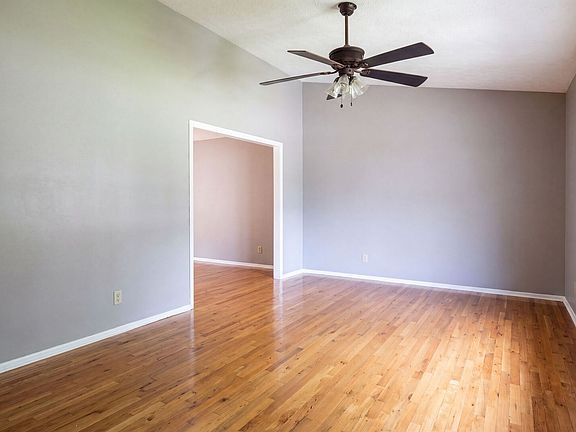 4th image of 1503 Featherstone Rd