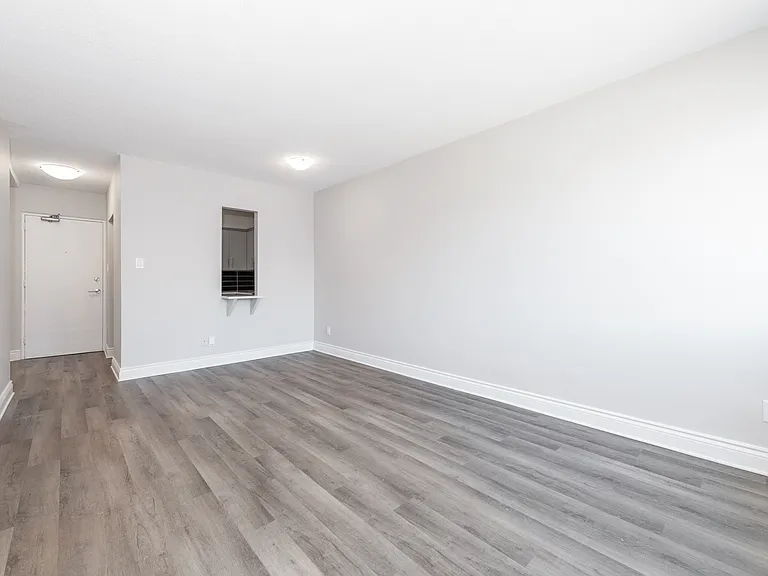 200 Bronson Ave — Photo 17