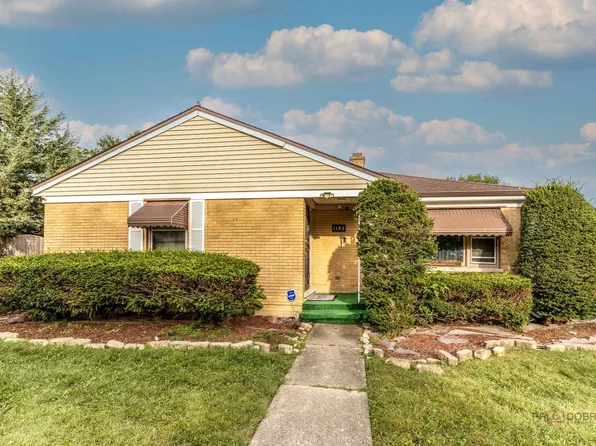 1195 Jeannette St, Des Plaines, IL 60018