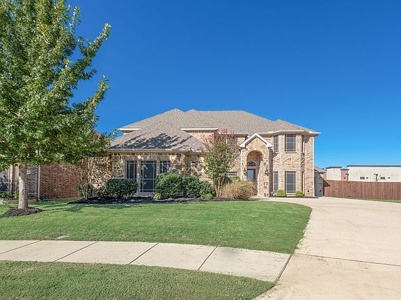 2nd image of 2601 Maple Leaf Dr