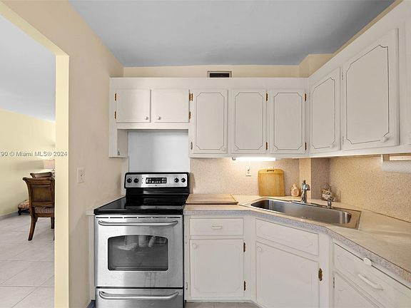 5th image of 1776 James Ave APT 6F