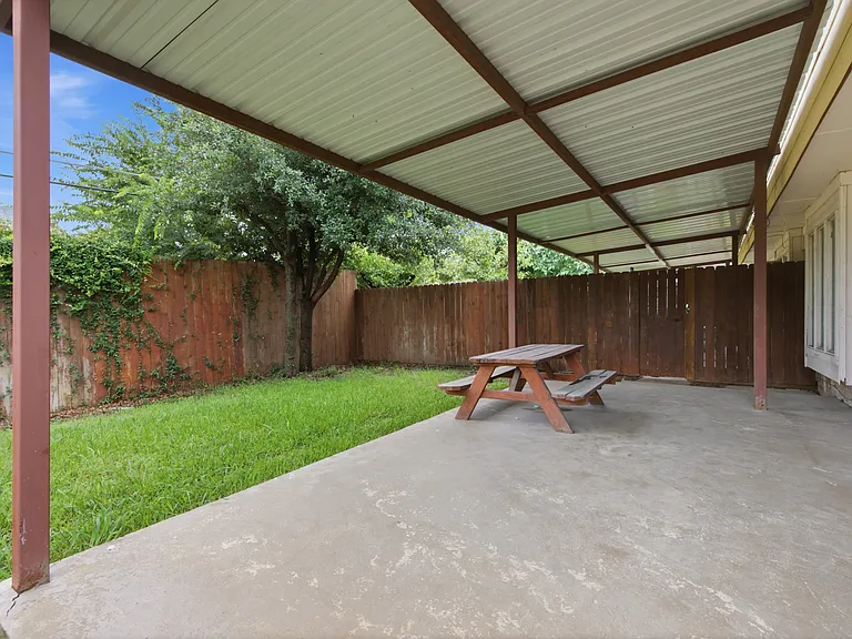 3636 Country Club Dr W — Photo 21