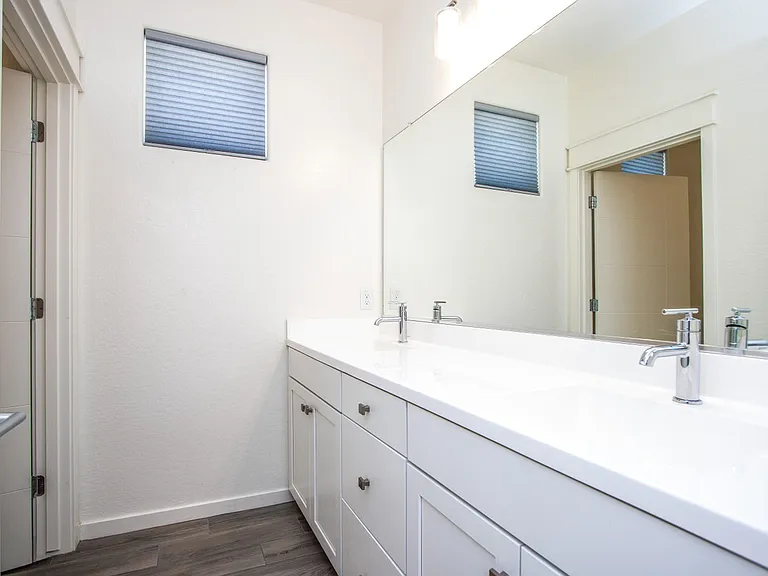 2nd Floor Bathroom