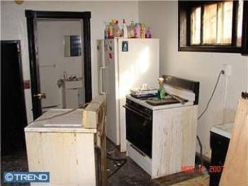 3rd image of 659 E Chestnut St