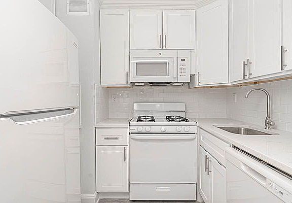 4th image of 67-41 Burns St #4C