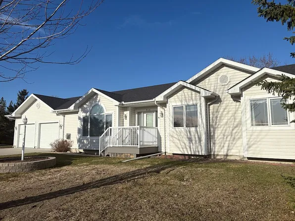 904 Main Ave S, Roseau, MN 56751