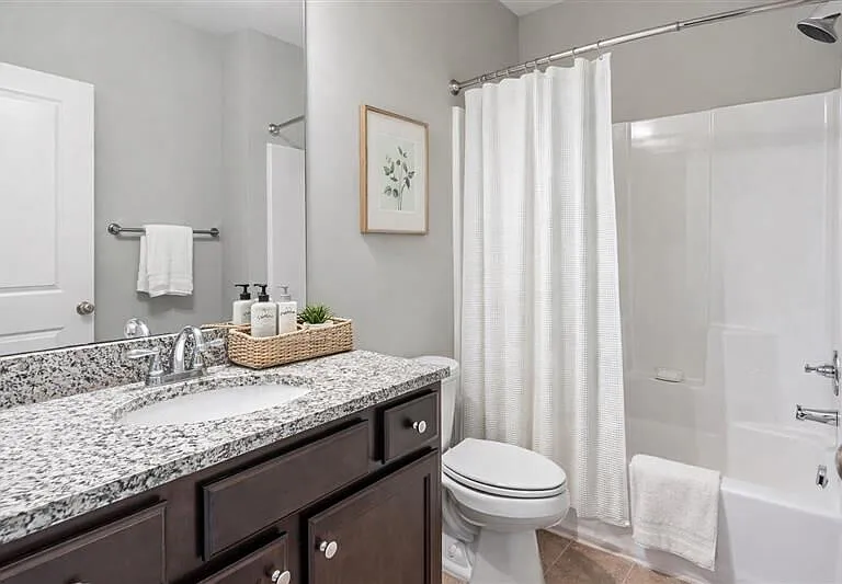 Palomar View Apartments — Photo 9