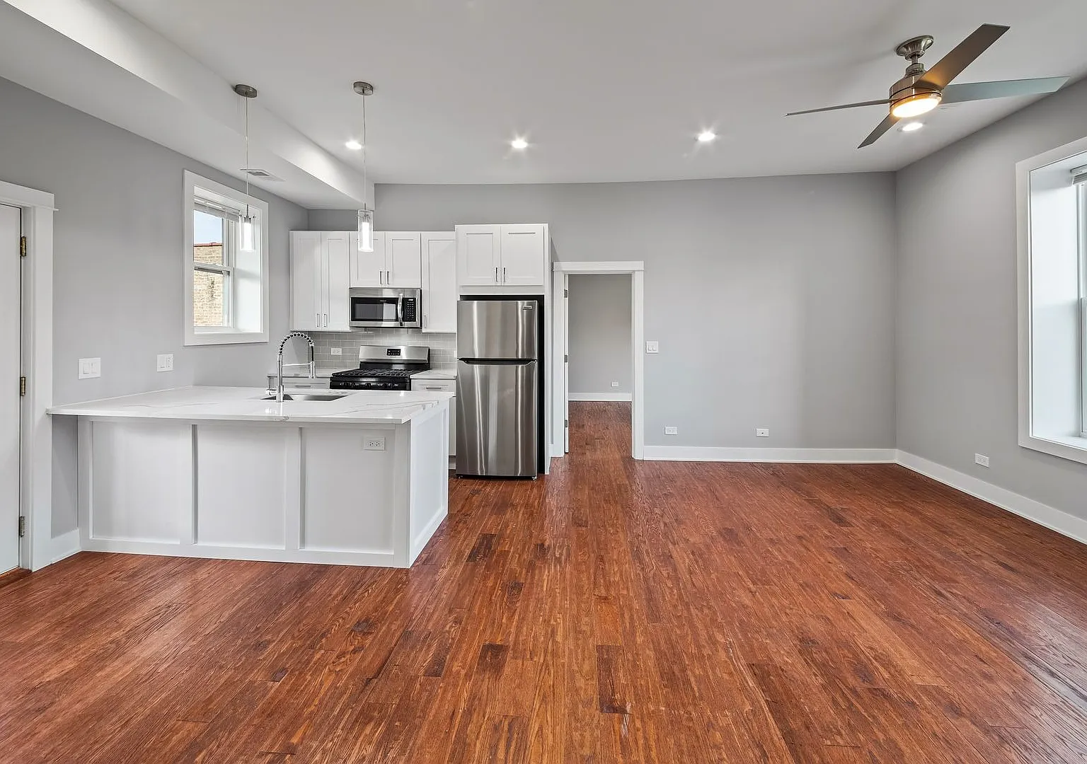 Rehabbed, Gorgeous 1bd/1.5bth, Huge Private Deck, Avail 9/1! — Photo 4