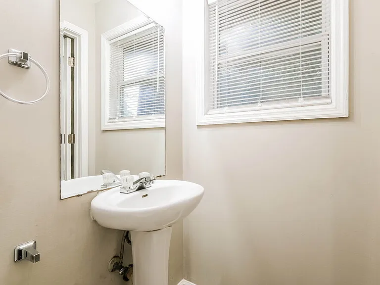 5734 Amalfi Way — Photo 15