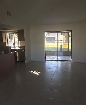 5th image of 1310 SE 18th St