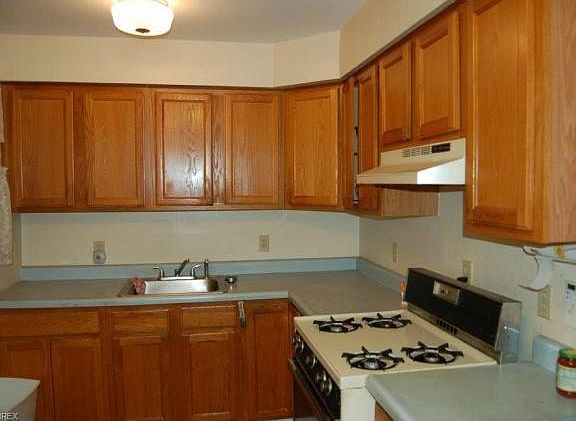 5th image of 7391 Glenwood Ave