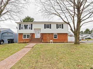 18 Ballina St, Troy, NY 12180