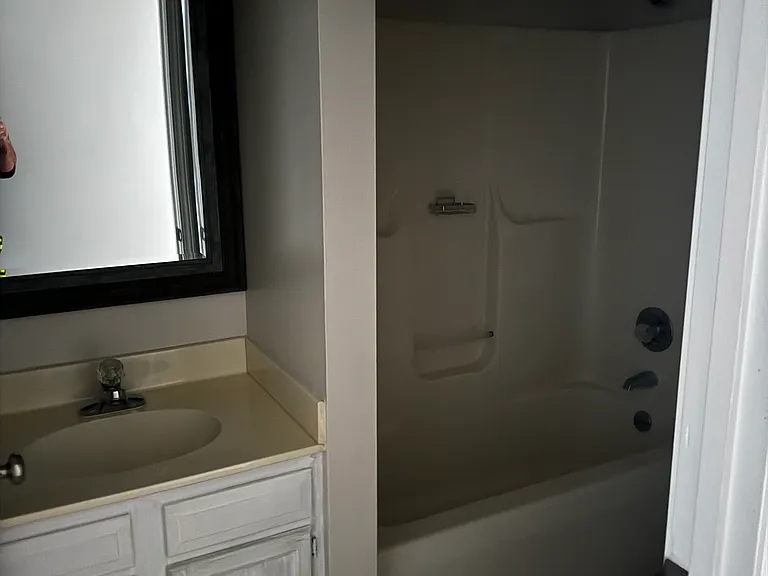 823 Primrose Ln NW — Photo 5