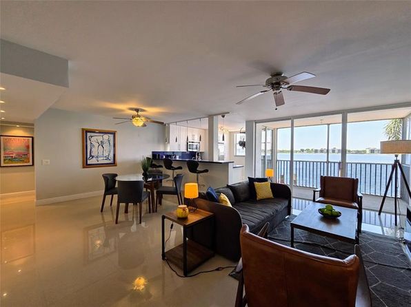 106 Lake Emerald Dr APT 112