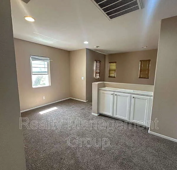 2303 Wisteria Way — Photo 5