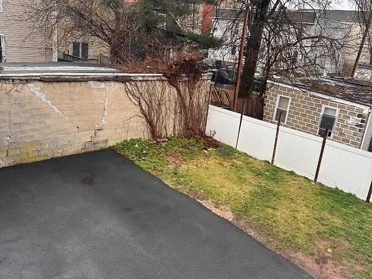 83 Aldine St #2R — Photo 20