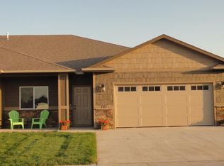 721 E 73rd St, Sioux Falls, SD 57108