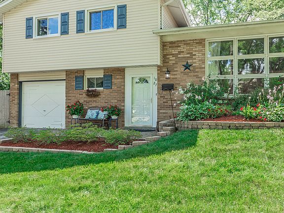 2nd image of 1027 E Williams Dr