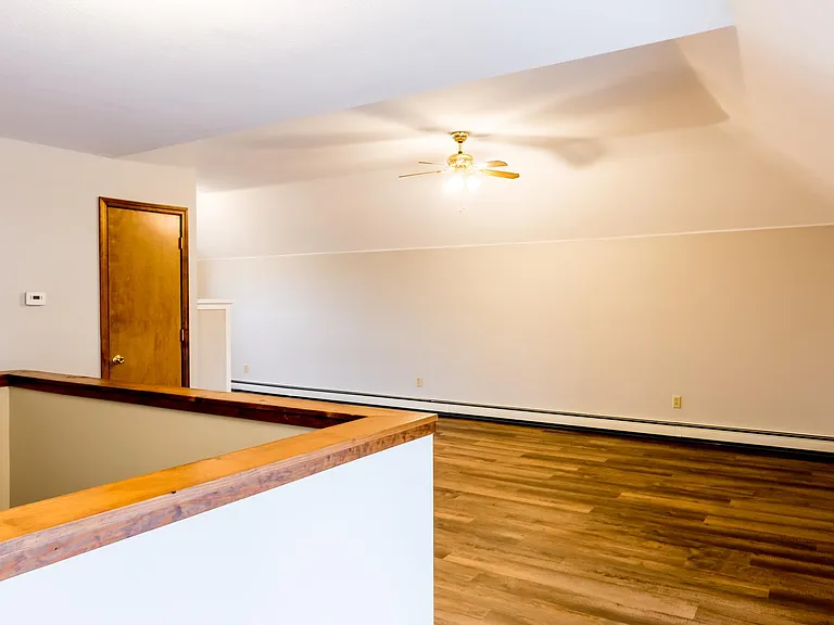 535 W Berry St #5 — Photo 6