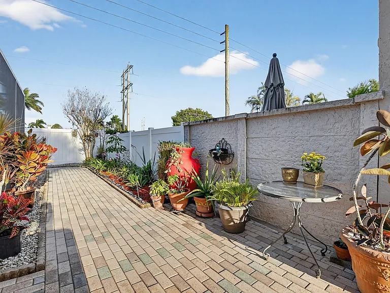 18280 Coral Isles Dr — Photo 56