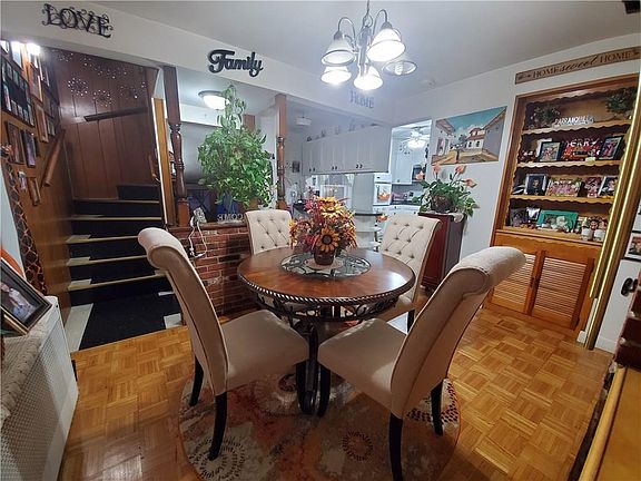 3rd image of 182 Vincent Ave