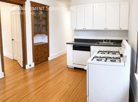 836 W Bradley Pl, Chicago, IL