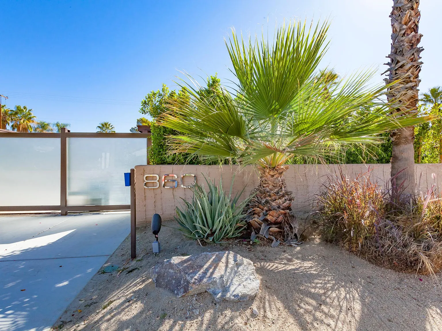 1 bed, 1.5 bath, 756 sqft, $1,950 — Photo 3