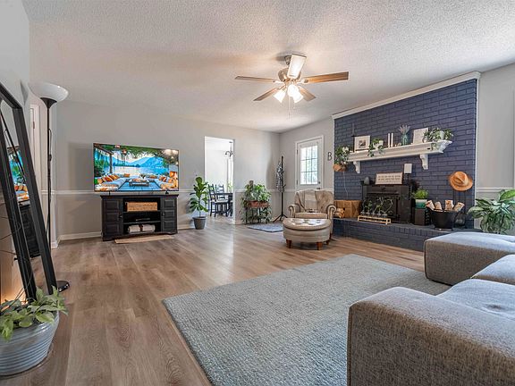 4th image of 205 Blue Gray Cir