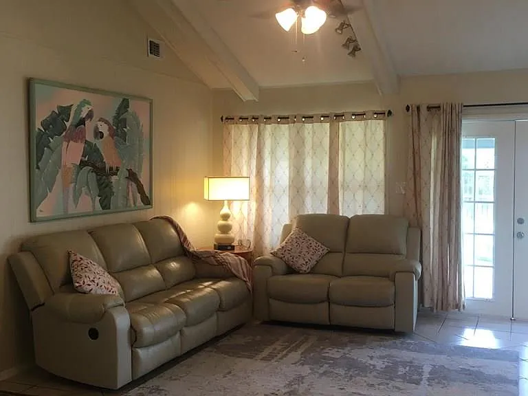 15 Sunnyside Ln — Photo 5