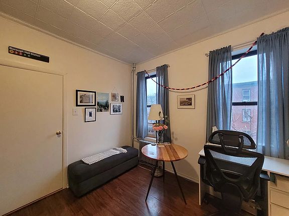 3rd image of 144 17th St APT 10