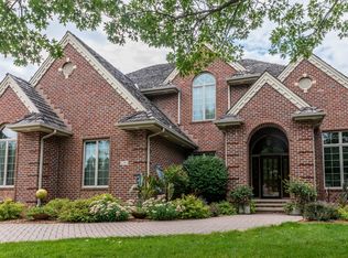 2283 Northridge Dr, North Mankato, MN 56003