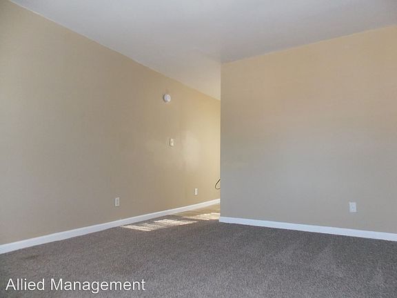 5th image of 1416 Townley Dr APT O