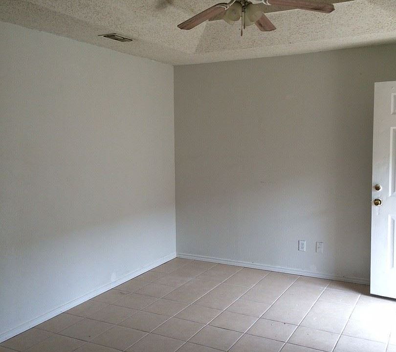 2nd image of 310 N Chicago St APT B