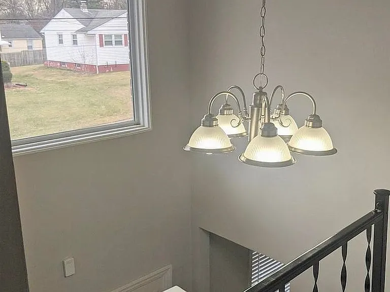 254 Upland Ave — Photo 6