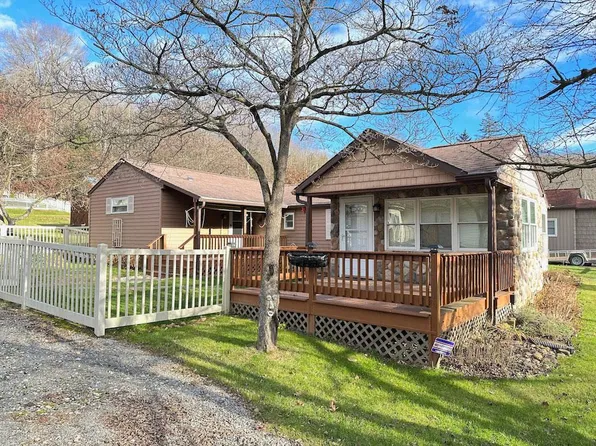 435 Ahrensville Rd, Oil City, PA 16301