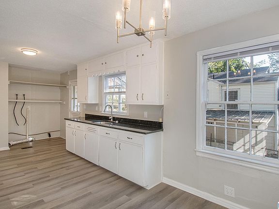 5th image of 9004 Belcrest Dr