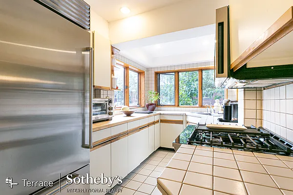 Sold by Terrace Sotheby's International Realty | media 42