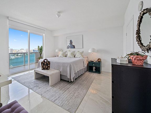 3rd image of 7910 Harbor Island Dr APT 1010